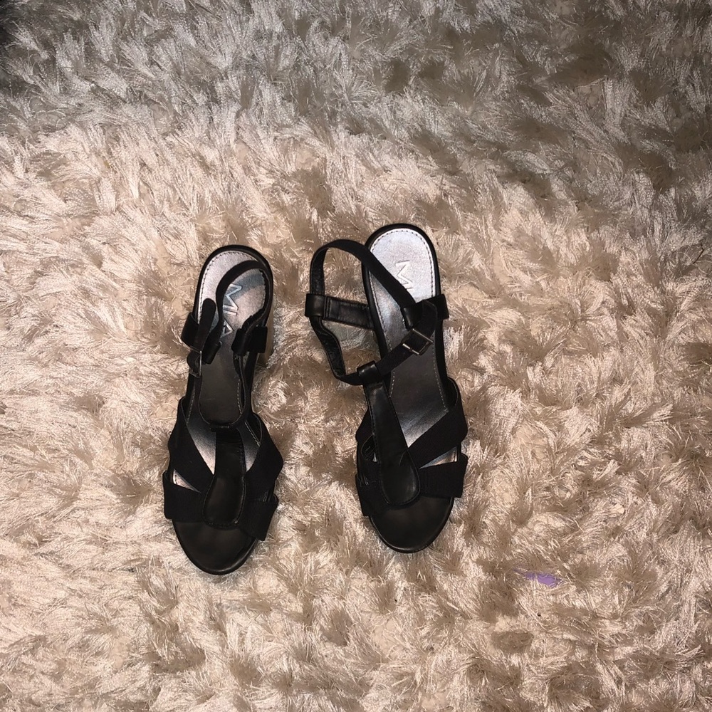 HEELS!